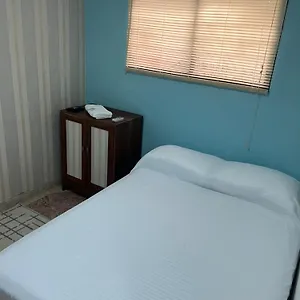  Habitación en casa particular Airport House